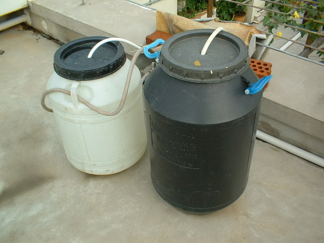 太阳能自制烧热水神器,纯净水桶自制太阳能