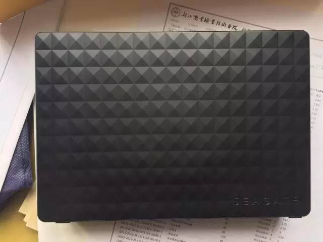 希捷3.5寸移动硬盘哪个系列好,希捷简系列2.5寸移动硬盘