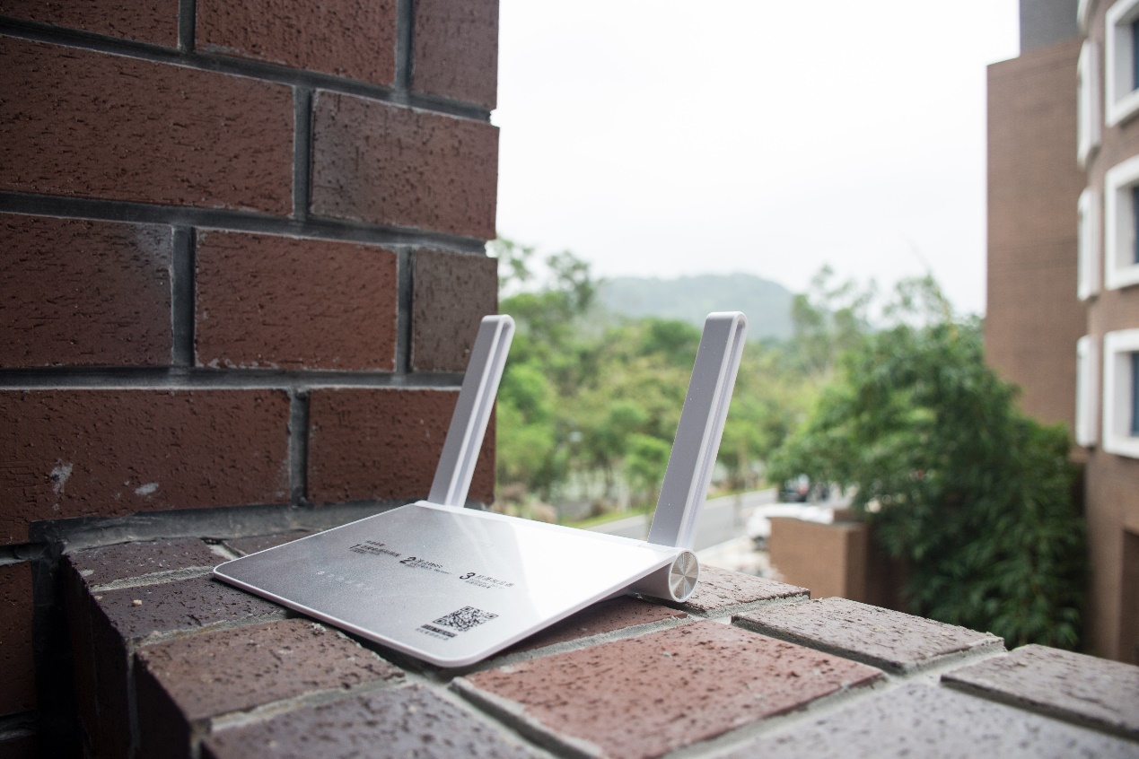 光荣路由2s对比小米路由4a千兆版,小米路由器3g对比光荣路由x20