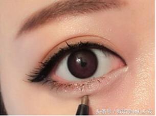 比较显气质的扎发型的教程,特别好看有气质的一款半扎发型