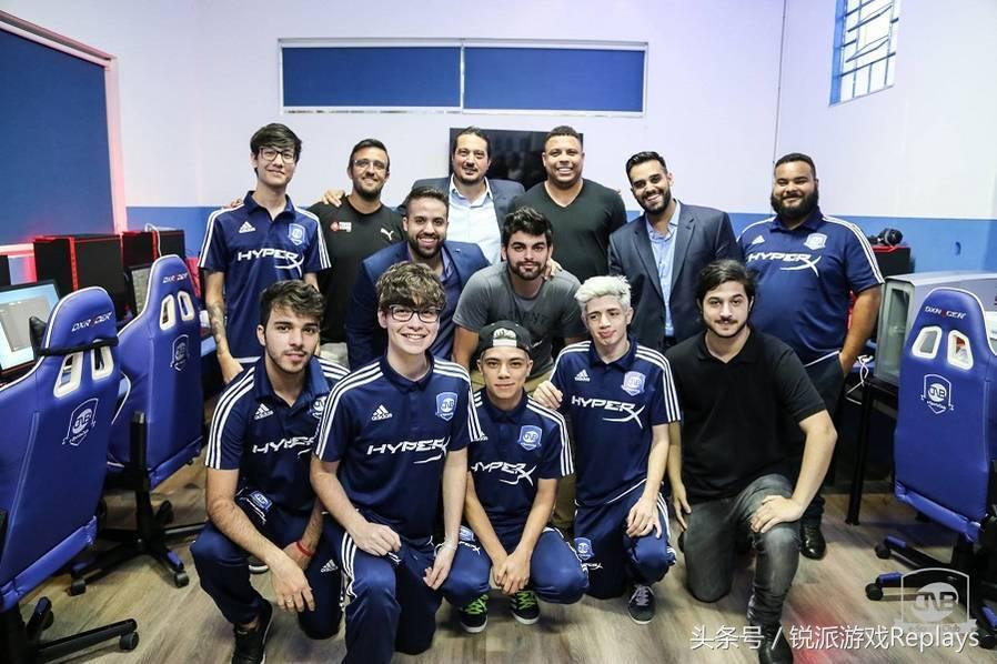 外星人夺冠篮球,skt领奖视频