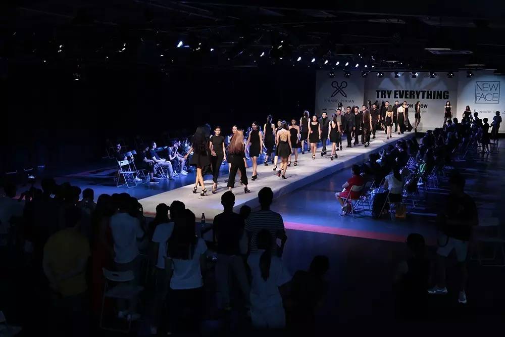 你对服装师了解多少,男生学服装表演专业有前途吗