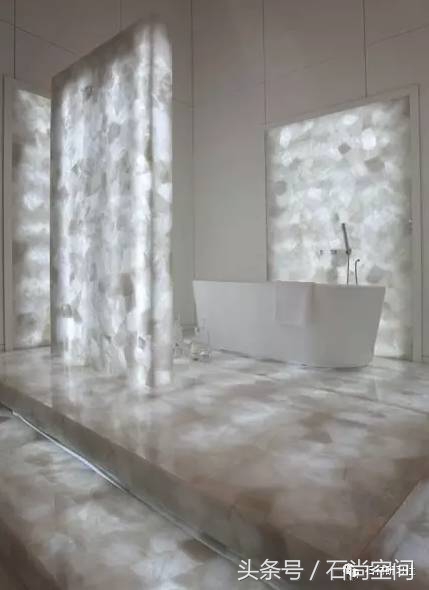 高新区室内装修材料案例分享,天然白水晶摆件家居装饰