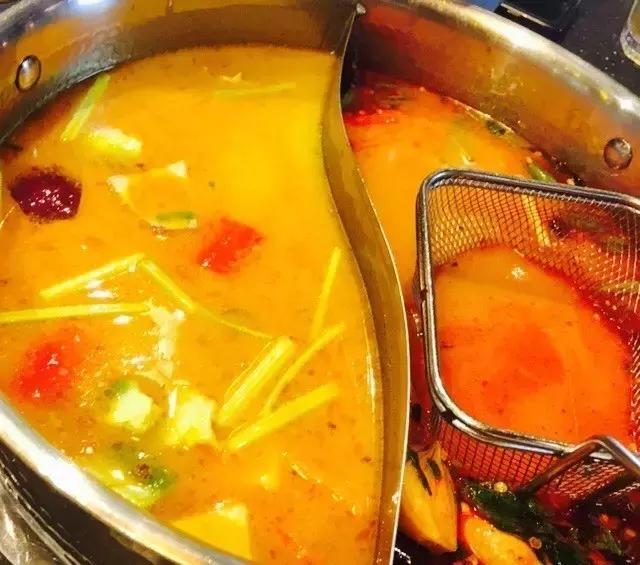 各位旅客，前方到站昆城广场，请注意装满钱包，装满钱包！