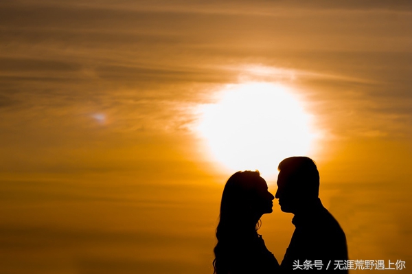 相识2个月相恋3个月结婚4年,1月相识3月确认恋爱关系5月结婚