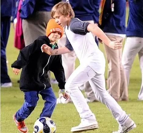 有藏文纹身的球星,有汉字纹身的球星