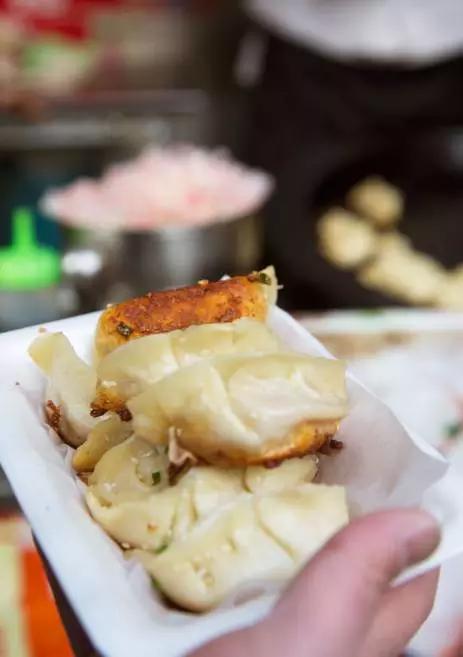 暴走上海18家锅贴店，给你最强测评分析！扛把子居然在...