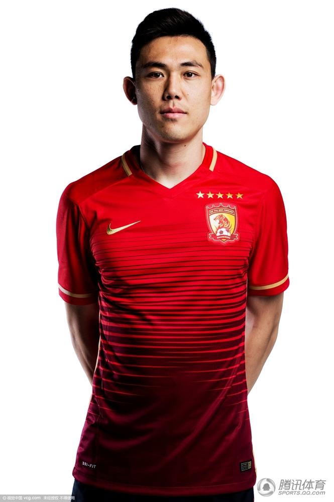 广州恒大新赛季官方写真照图片,恒大赛季最霸气的海报