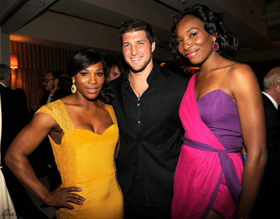 脱下球衣穿上平常的衣服,脱下球衣穿西装