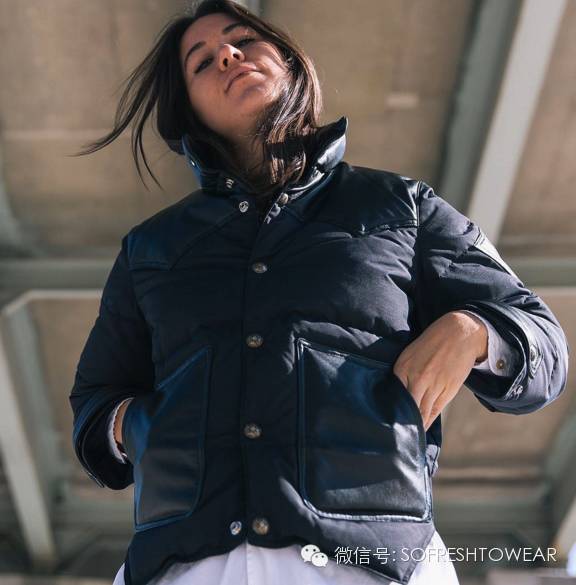 爆款羽绒服谁穿都好看,冬天穿什么颜色的羽绒服最好看