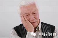 小松鼠剔牙故事,小松鼠拔牙的故事