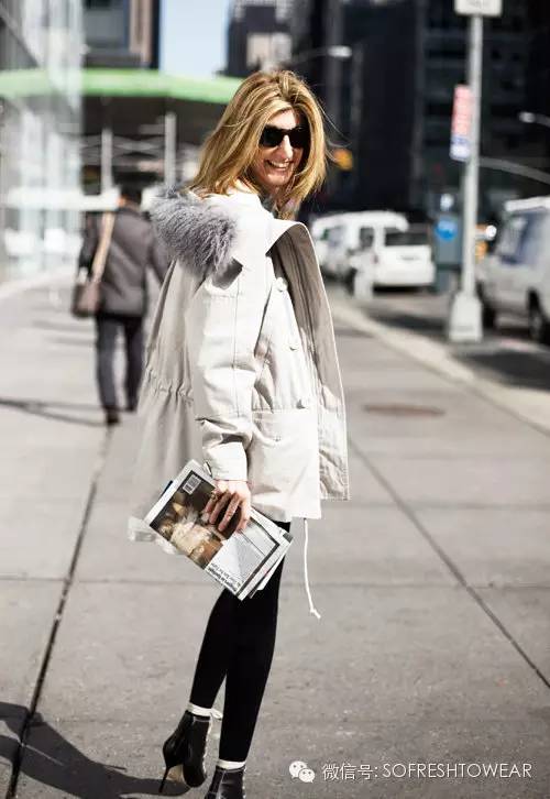 爆款羽绒服谁穿都好看,冬天穿什么颜色的羽绒服最好看