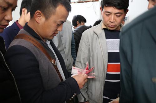 龙陵黄龙玉雕刻大赛视频,五人制足球世界杯黄龙玉奖牌