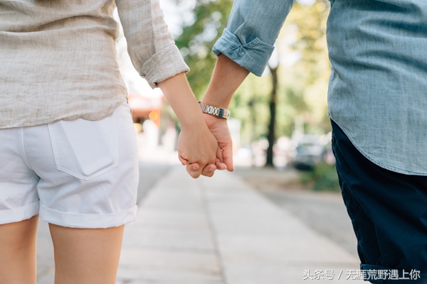 相识2个月相恋3个月结婚4年,1月相识3月确认恋爱关系5月结婚