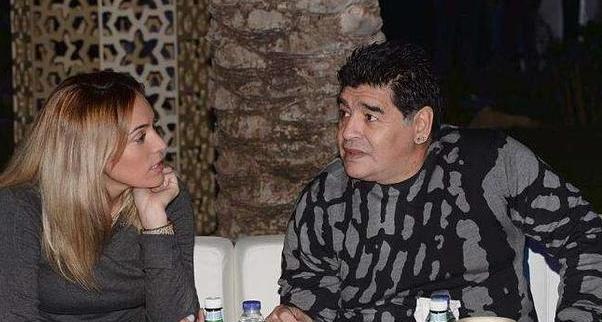 足球史上最伟大球员马拉多纳,足球传奇球星马拉多纳