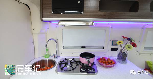 德兴东风御风短轴房车配置表,最便宜的大通短轴自动挡房车