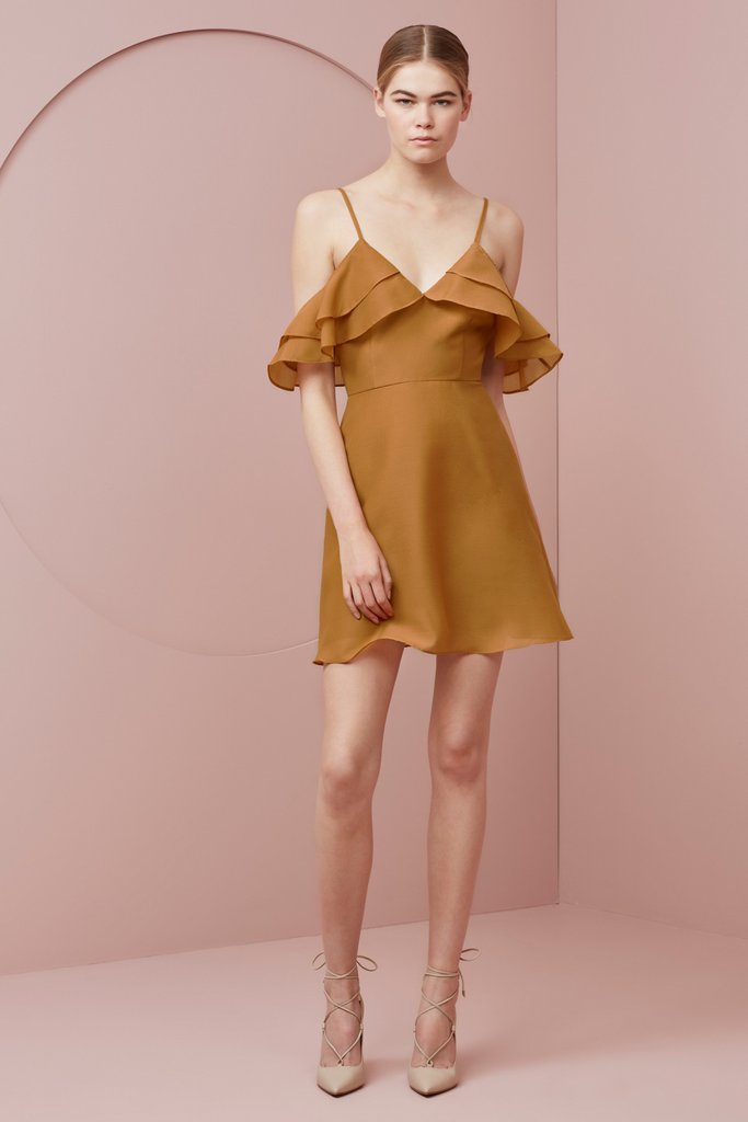 别再买明星同款了，穿上这些裙子比明星还美