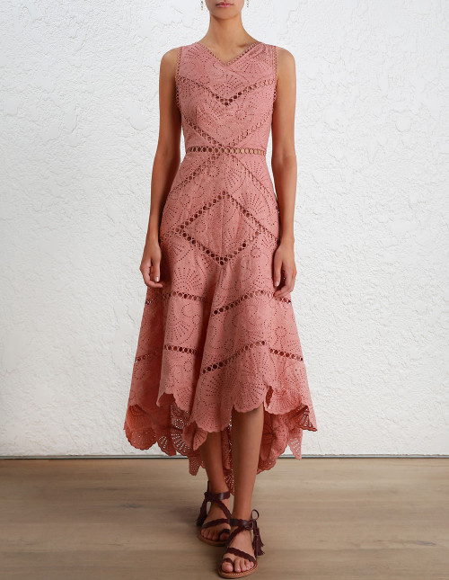 别再买明星同款了，穿上这些裙子比明星还美