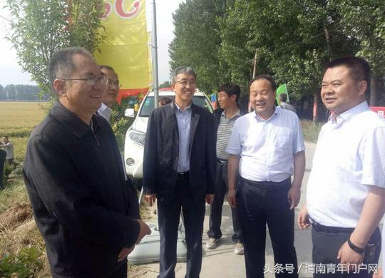 华阴：召开订单农业助推产业结构转型升级强筋小麦观摩会