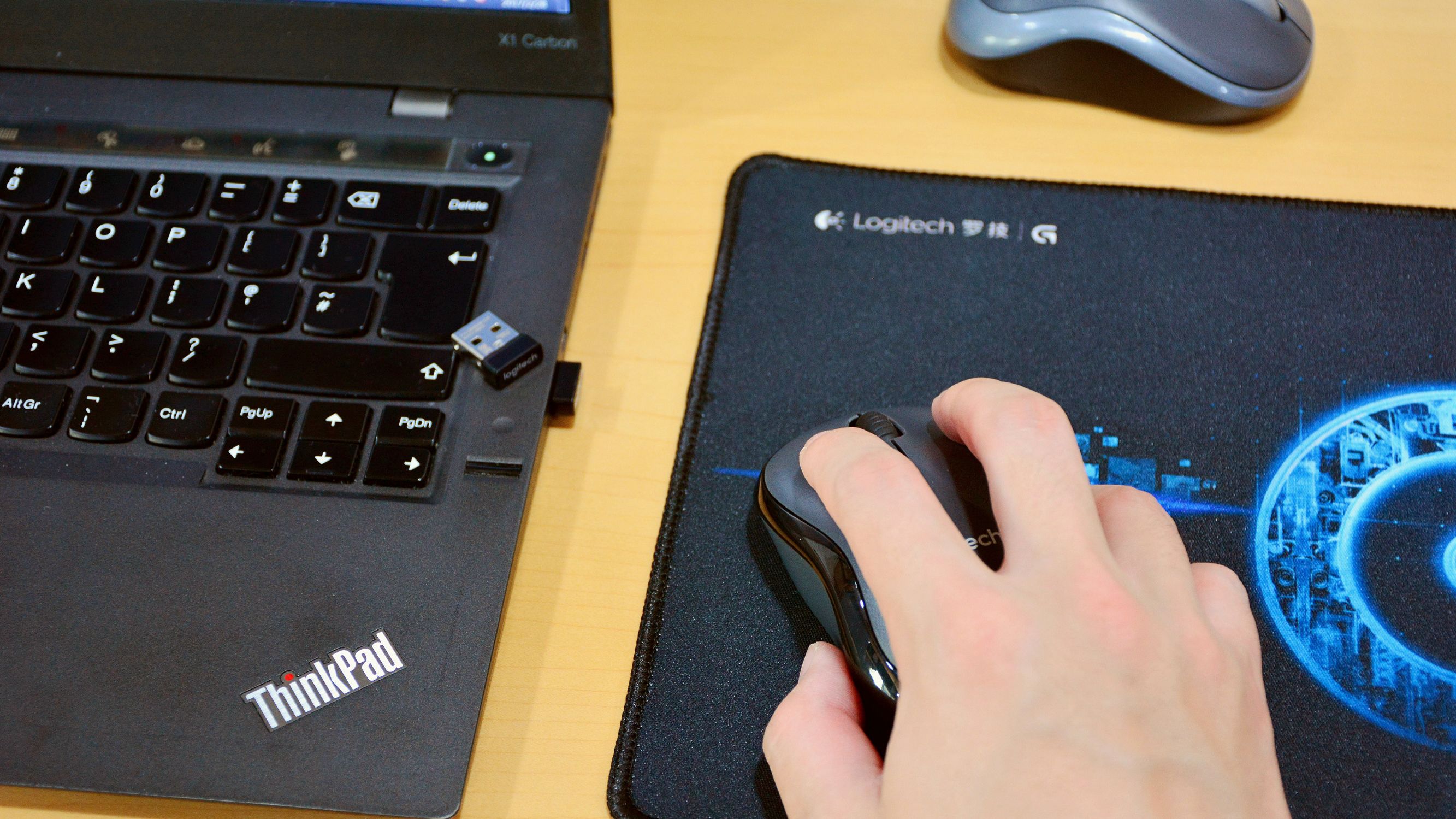 罗技无线鼠标v220使用教程,罗技m280无线鼠标好用吗