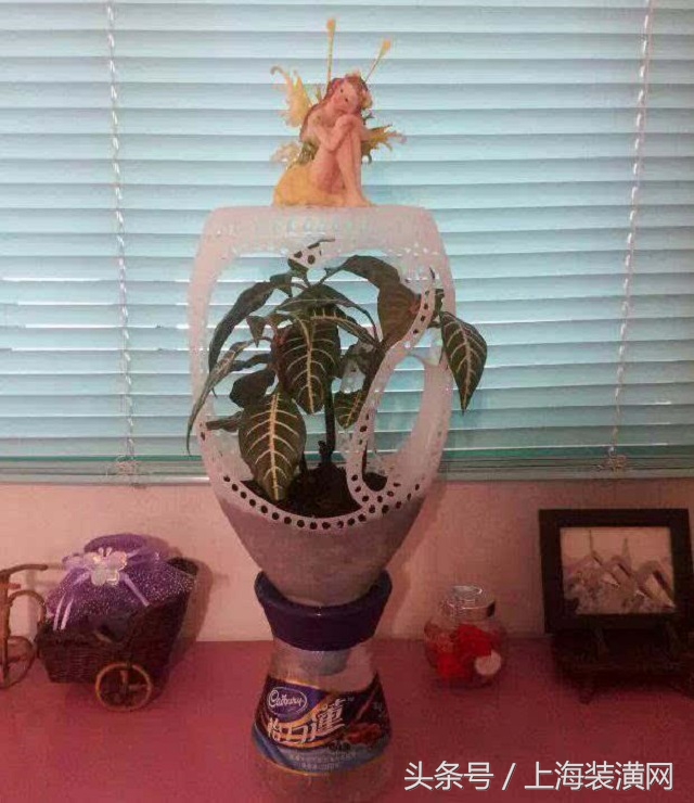 粉色洗衣液瓶子做花盆教程视频,洗衣液瓶子制作天鹅花盆方法图片