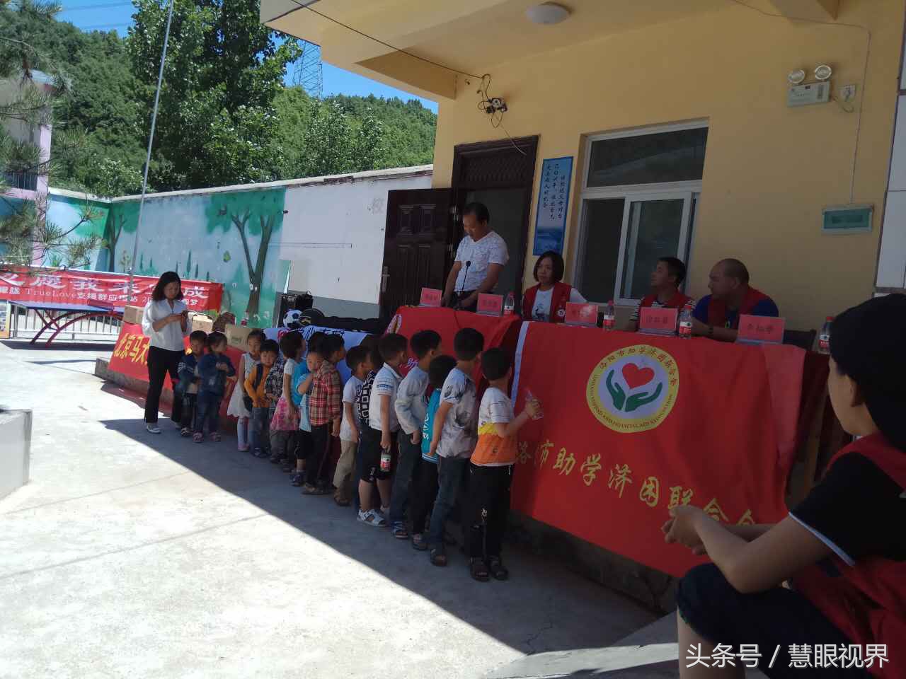 百雀羚长图广告完整版,百雀羚广告臻颜霜王一博