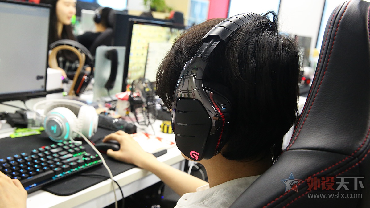 罗技g933s耳机测评如何使用,罗技g933耳机怎么用的