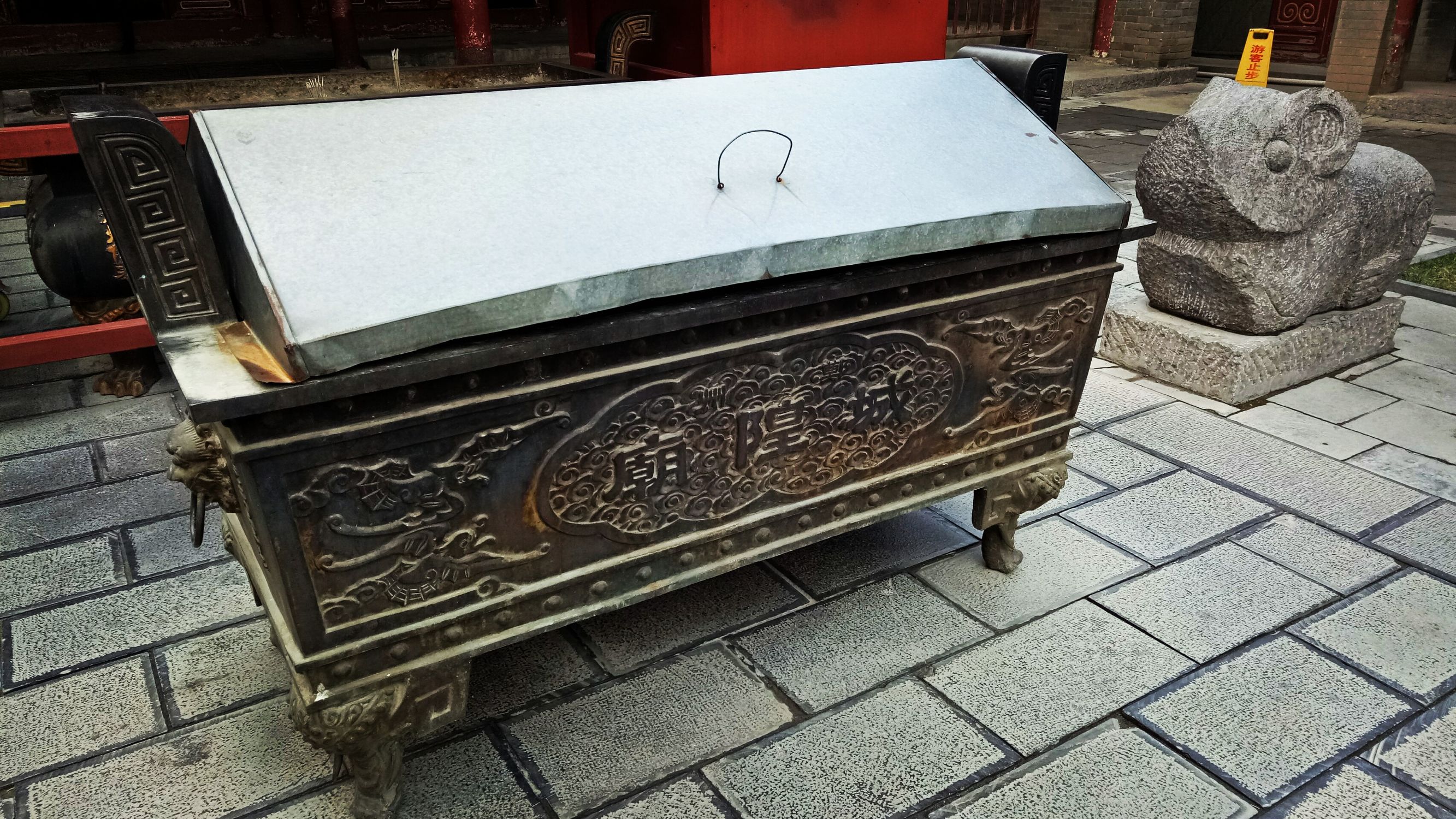 郑州市城隍庙有算卦的没有,郑州城隍庙算卦景象视频