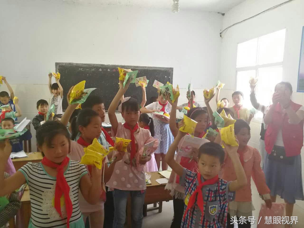 百雀羚长图广告完整版,百雀羚广告臻颜霜王一博