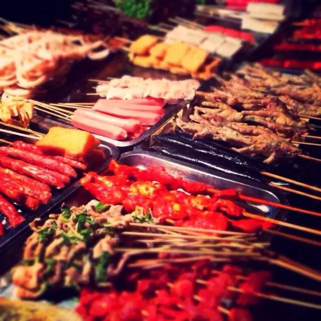 奶茶店和烧烤店哪个更赚钱,小本生意奶茶怎么赚钱