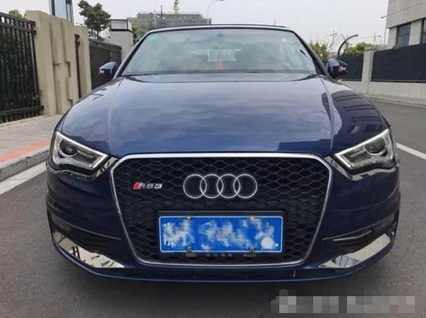 女友因座驾分手，小伙拿出积蓄买奥迪敞篷跑车，结果令人心疼