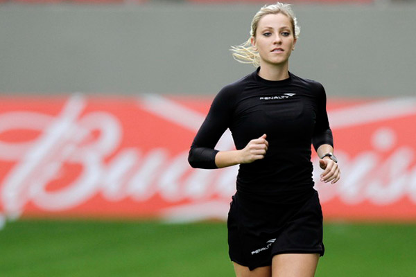 足坛主教练和队长发型,足坛长头发教练