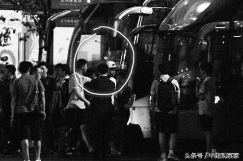 R马竖中指有图为证中国足协认定证据不足仅因未握手停赛1场