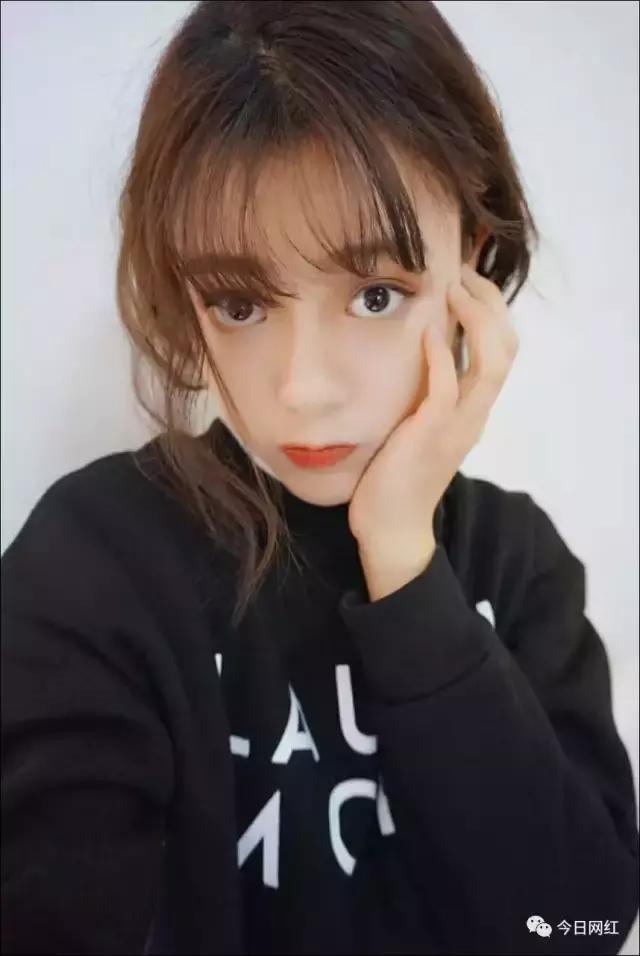 主播｜甜蜜蜜的邻家妹妹，棕色碎发大眼睛，笑容酥酥惹人爱