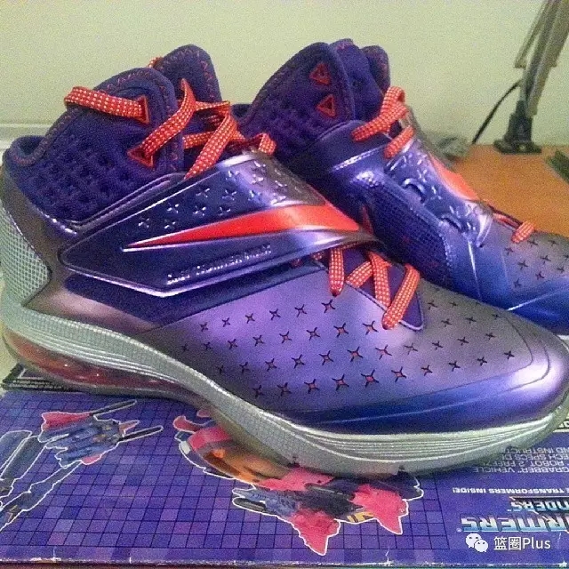 超炫酷变形金刚,标志是变形金刚的球鞋