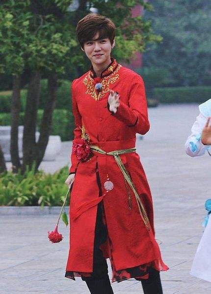 鹿晗最像男人的照片,鹿晗很像尹正