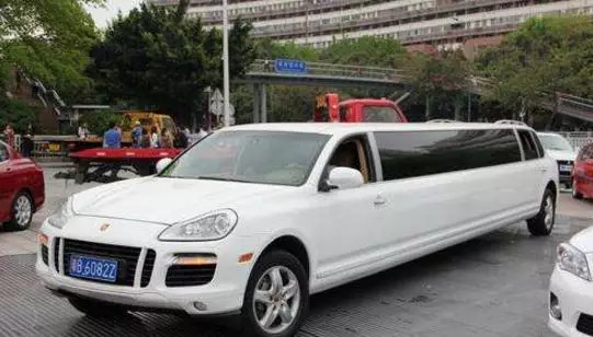 保时捷卡宴车长多少,保时捷卡宴10米超长版