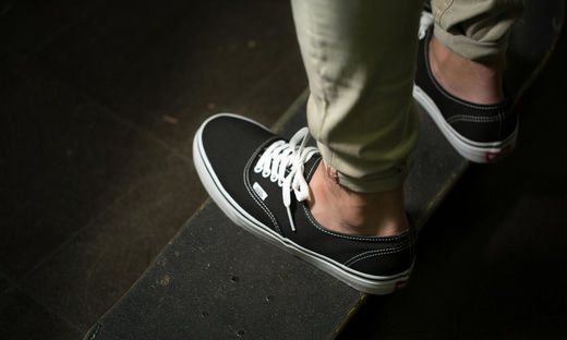 gd把这双vans活生生穿成新爆款,gd海外限定款vans