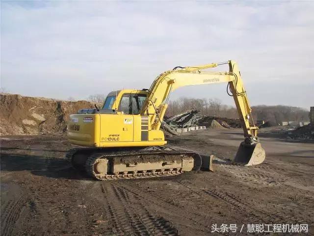 为什么二手挖机市场的机器那么新,哪块的二手挖机最靠谱