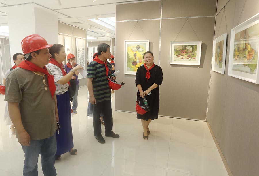 新少年宫内“童颜丹青”庆六一