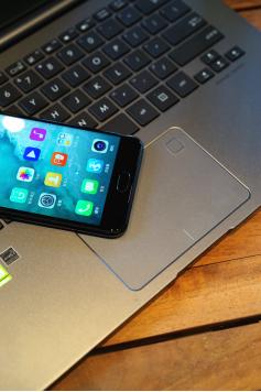 金立首款手机,金立的四摄手机s10