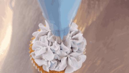 纸杯小蛋糕的裱花技巧图解,纸杯蛋糕裱花教程新手