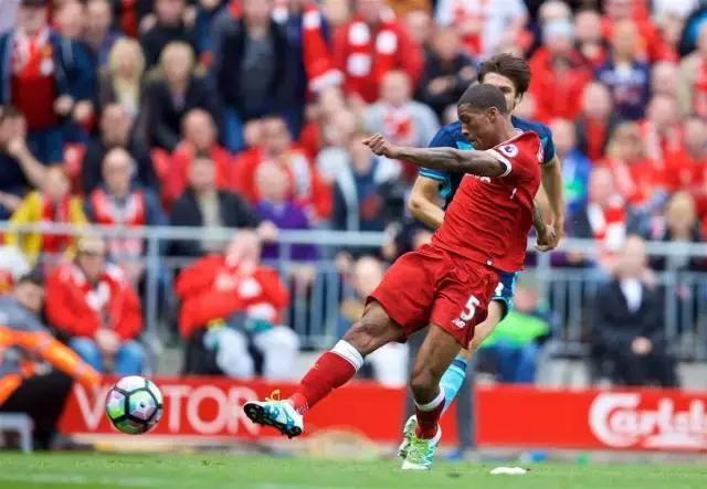 他们都穿什么篮球鞋,他们穿什么衣服翻译