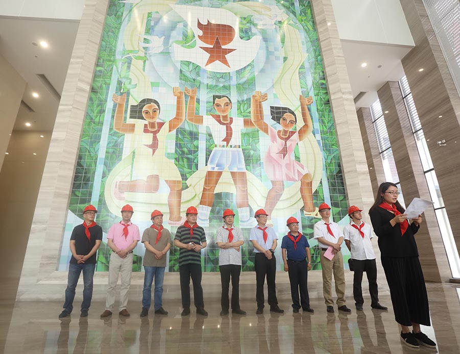 新少年宫内“童颜丹青”庆六一