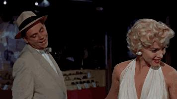 梦露与赫本有什么关系,梦露与赫本谁幸福