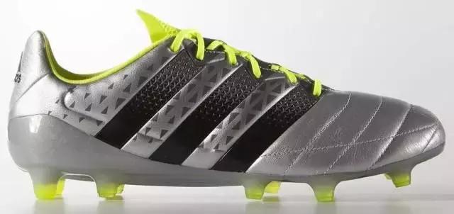 他们都穿什么篮球鞋,他们穿什么衣服翻译