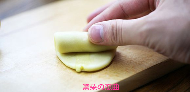 蛋黄酥做法教程空气炸锅,美食蛋黄酥教程