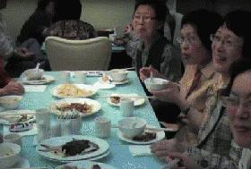 集会，你肯定没这帮老家伙会折腾！等你老了，也这么玩