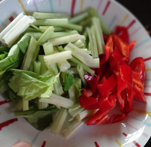 干锅啤酒鸭的做法,干锅鸭的做法