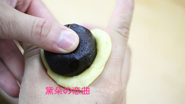 蛋黄酥做法教程空气炸锅,美食蛋黄酥教程